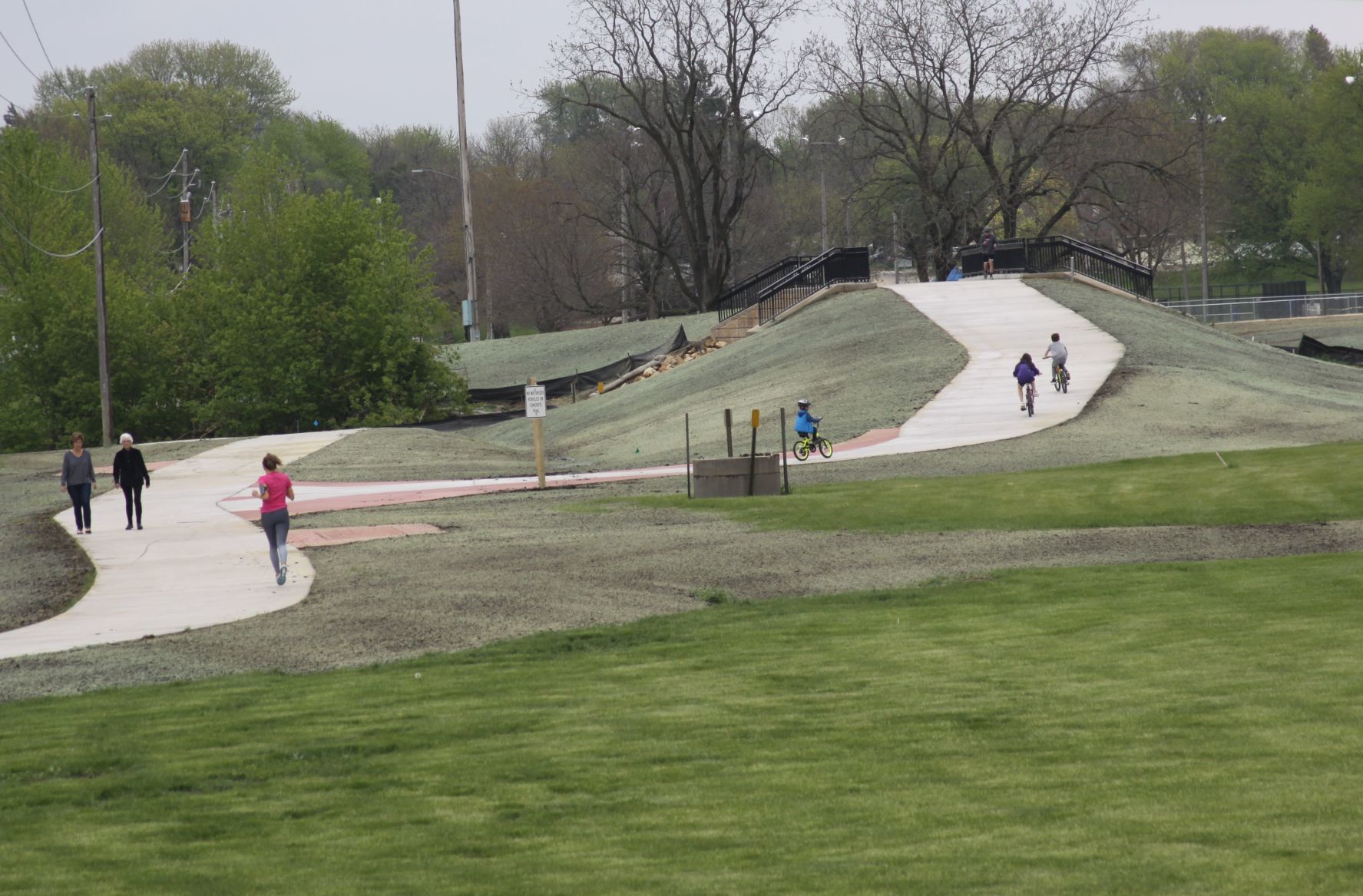 New pedestrian bridge open